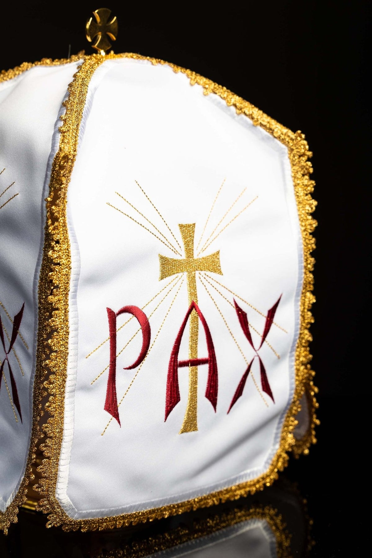 Welon na puszkę z haftem Pax